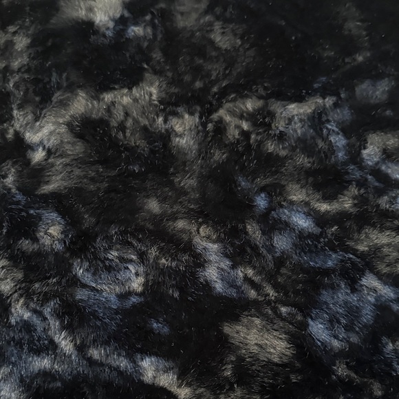 Neiman Marcus target Skaist Taylor Women’s Black Faux Fur Vest with Pink Lining - Picture 7 of 8